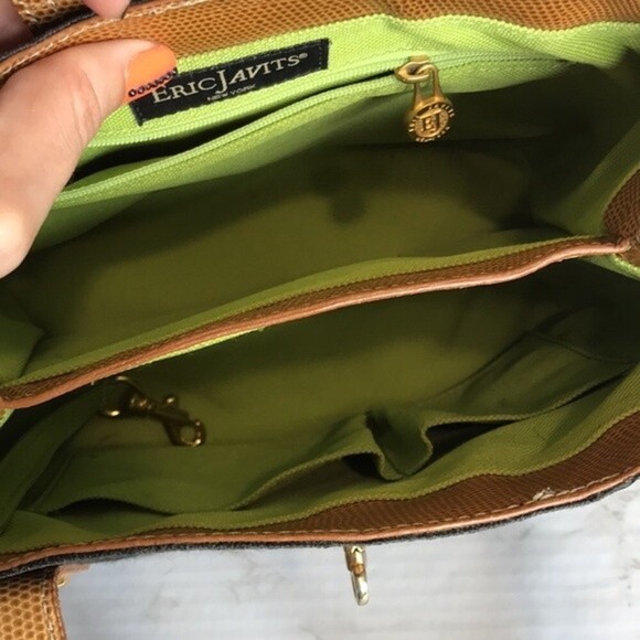 Eric Javits Squishee Black Woven Straw Light Beige Leather Trim Turnlock close - Picture 10 of 12